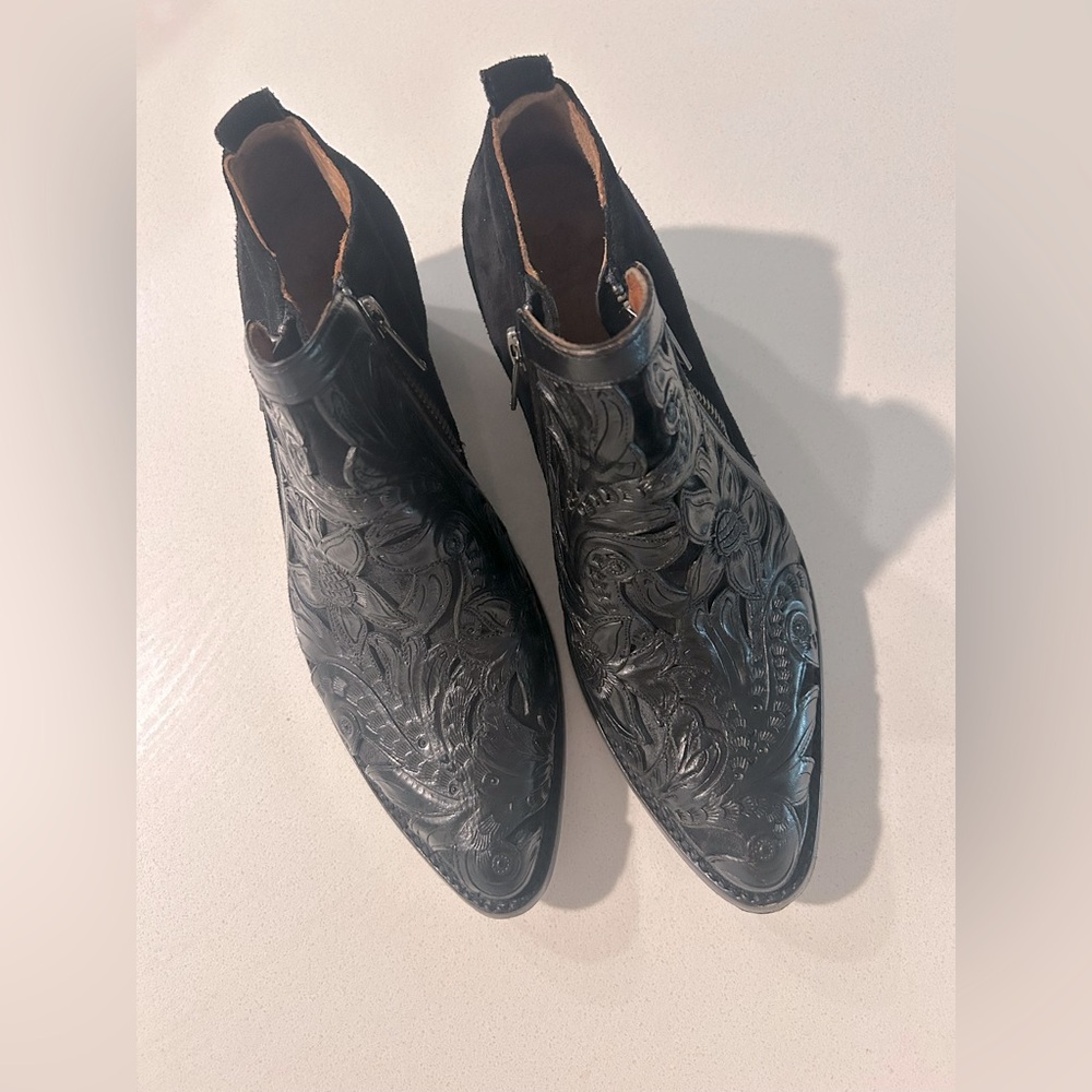Frye black bootie boots side zip 7.5
